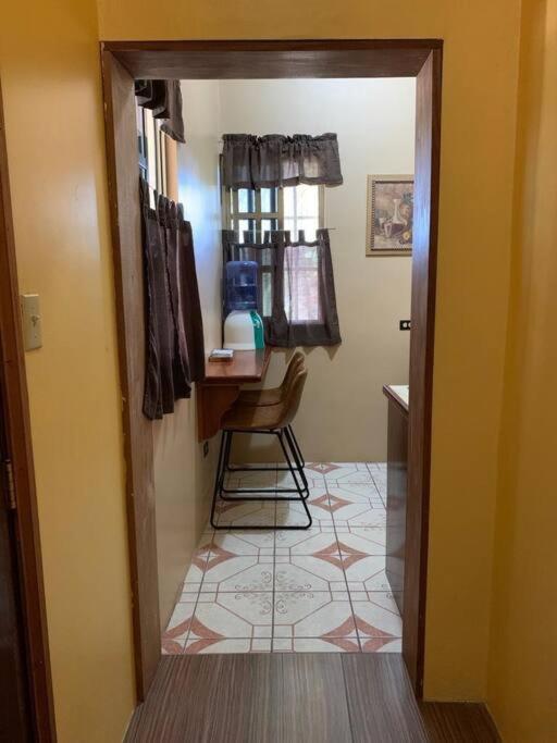 Appartamento Banyan Rose Orange Walk Esterno foto